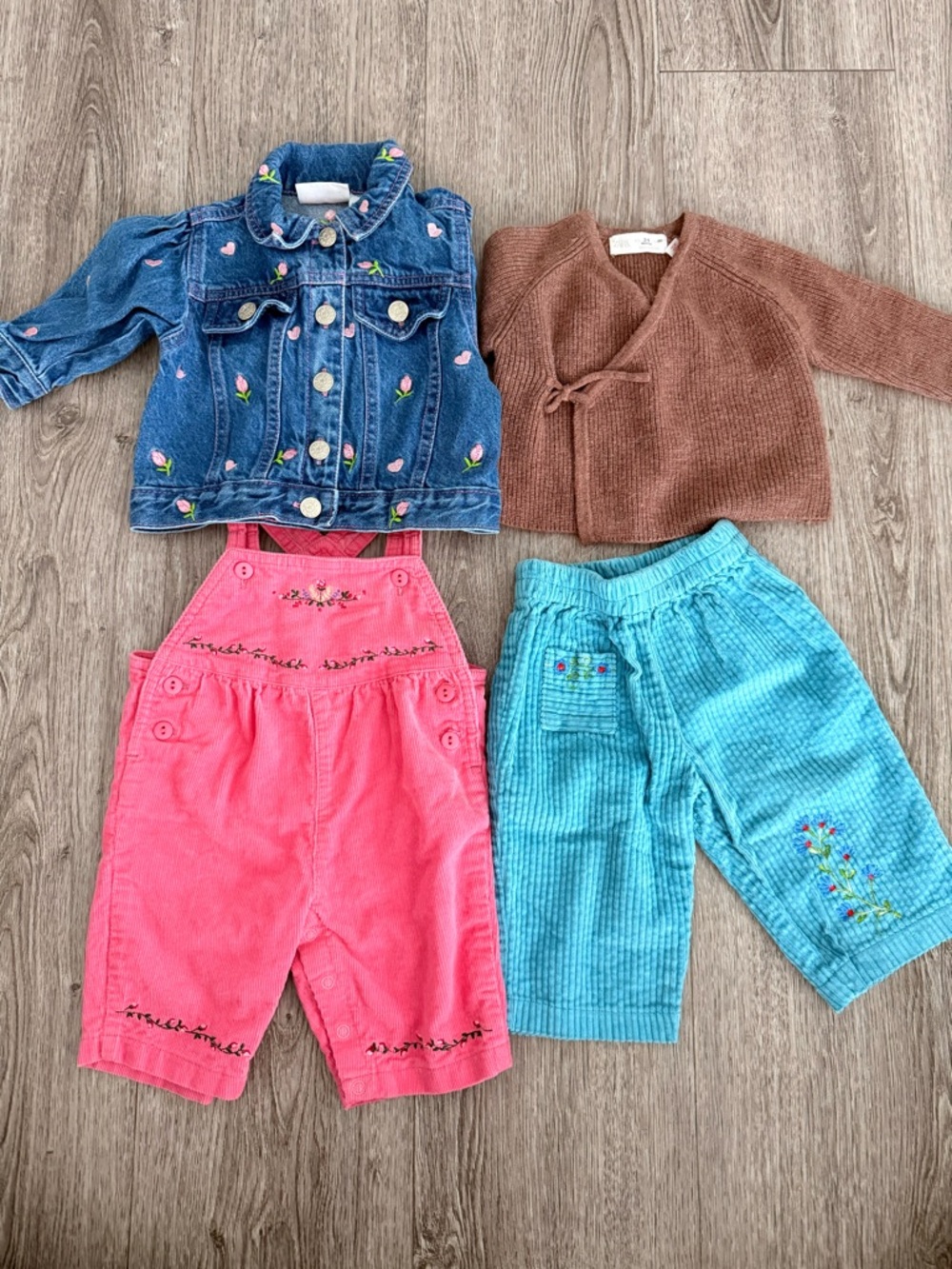 Baby girl clothing lot size 3-6 month